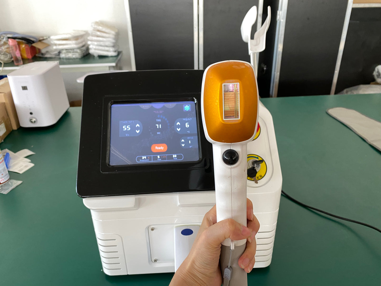 808nm 3 Wavelength 808 755 1064 1600w 10Bar Diode Laser Hair Removal Machine Skin Whitening Rejuvenating Hair Removal Device